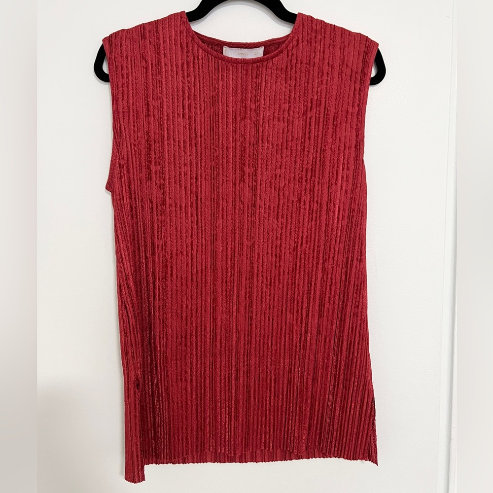 Mango Sleeveless Pleated Top